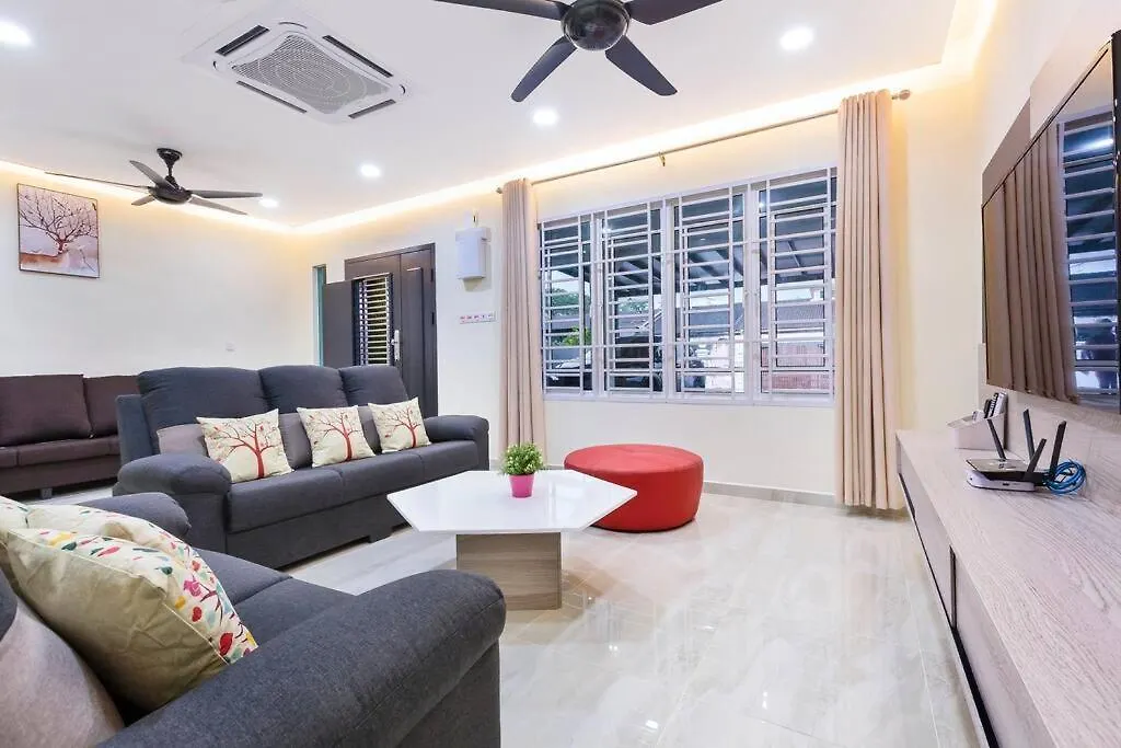 668Homestaytmn Sentosa大丰 17Bed Near Mid Valley Johor Bahru 0*,  Malaysia